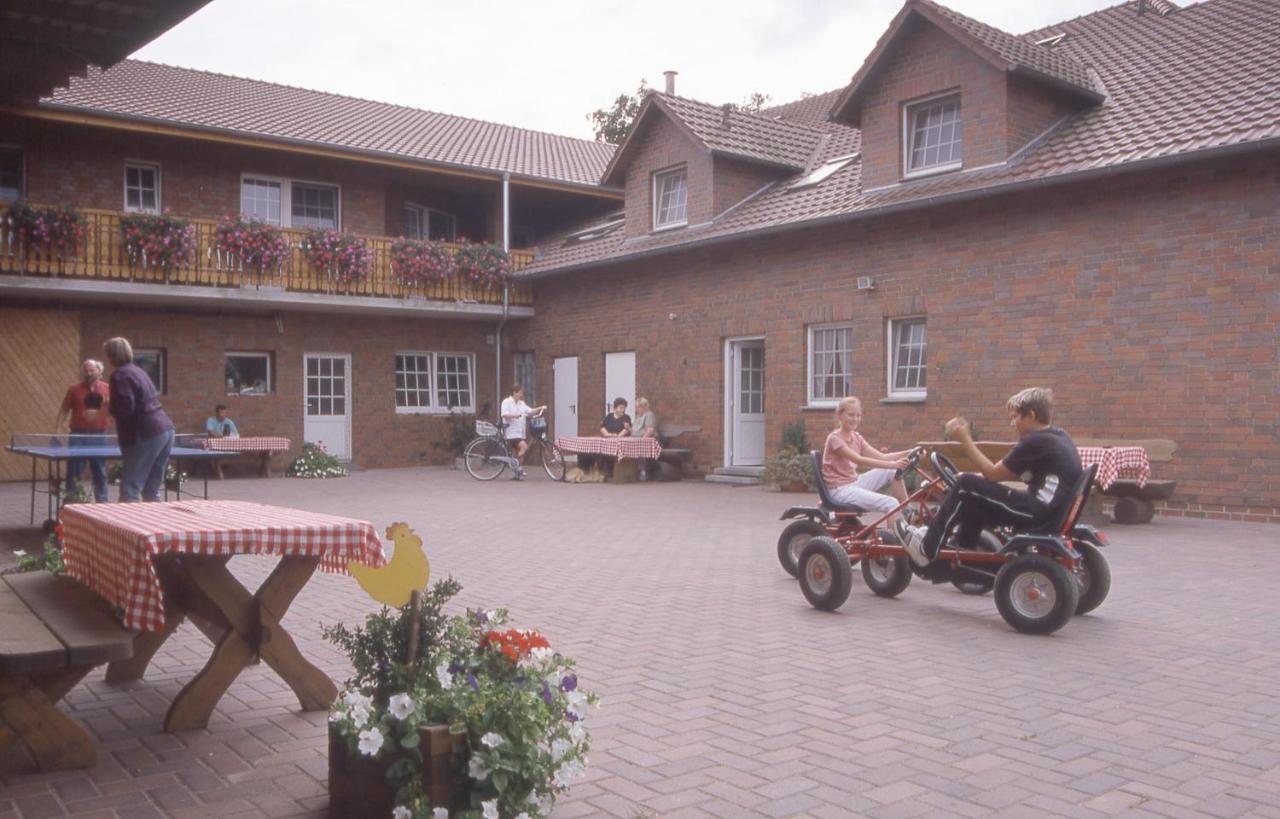 Ferienhof Meyer Landhotel 佩特尔斯哈根 外观 照片