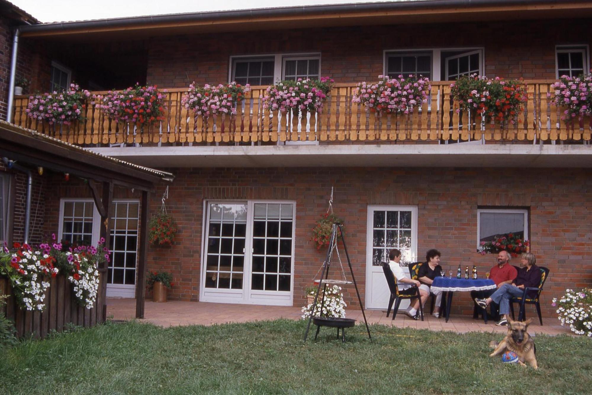 Ferienhof Meyer Landhotel 佩特尔斯哈根 外观 照片